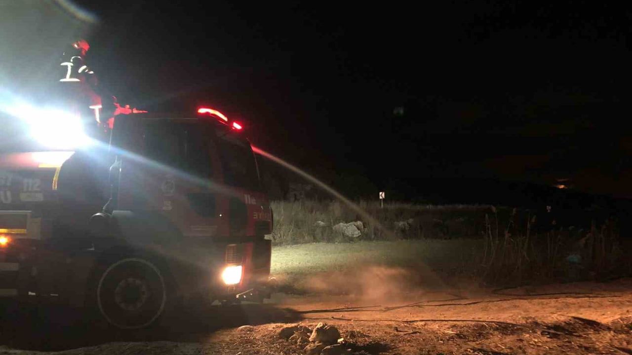 Burdur Bucak Kestel'de Sazlık Yangını Söndürüldü