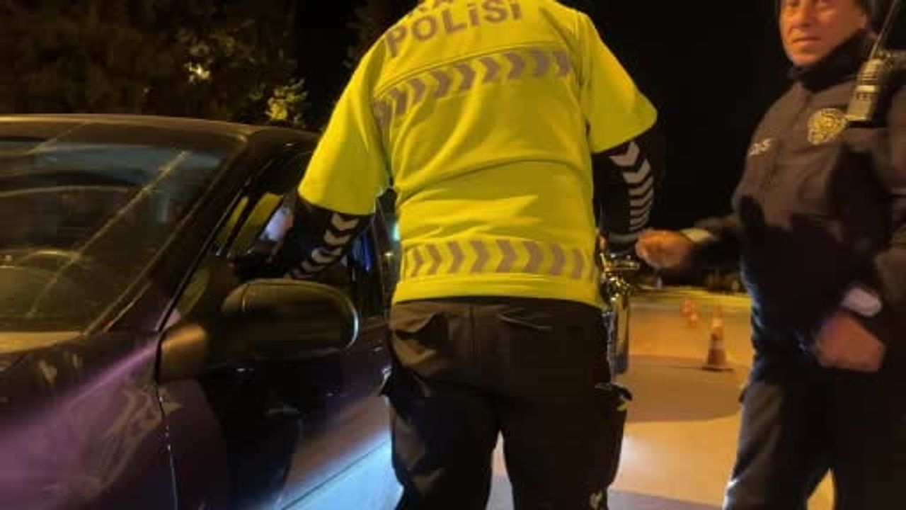 Burdur'da alkollü sürücünün polise tepkisi: Ahmet’cim bana 'şuradan git' demen canımı sıktı