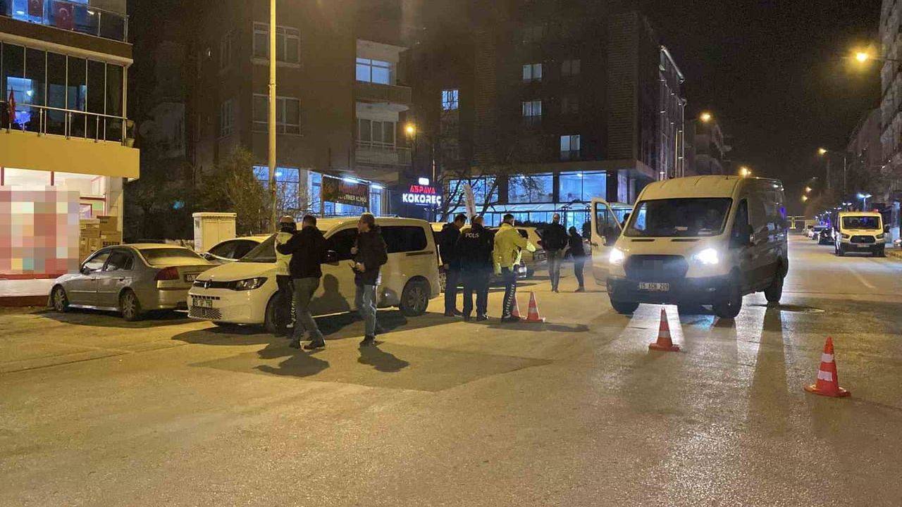 Burdur'da şüpheli çanta fünye ile patlatıldı — İçinden motosiklet ekipmanları çıktı
