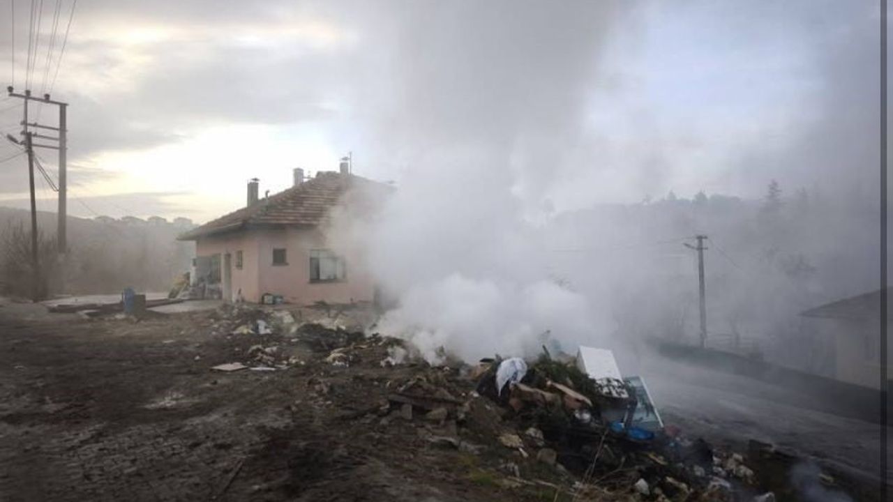 Burdur Yeşilova'da Ev Yangını: Mahsur Kalan Vatand…