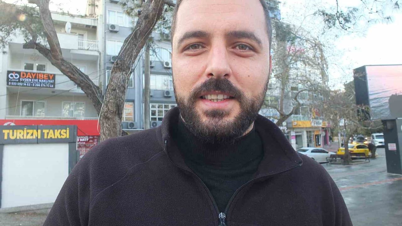 Burhaniye'de Güvercinlere İmece: Cumhuriyet Meydanı'nda 500'ü Aşan Aile