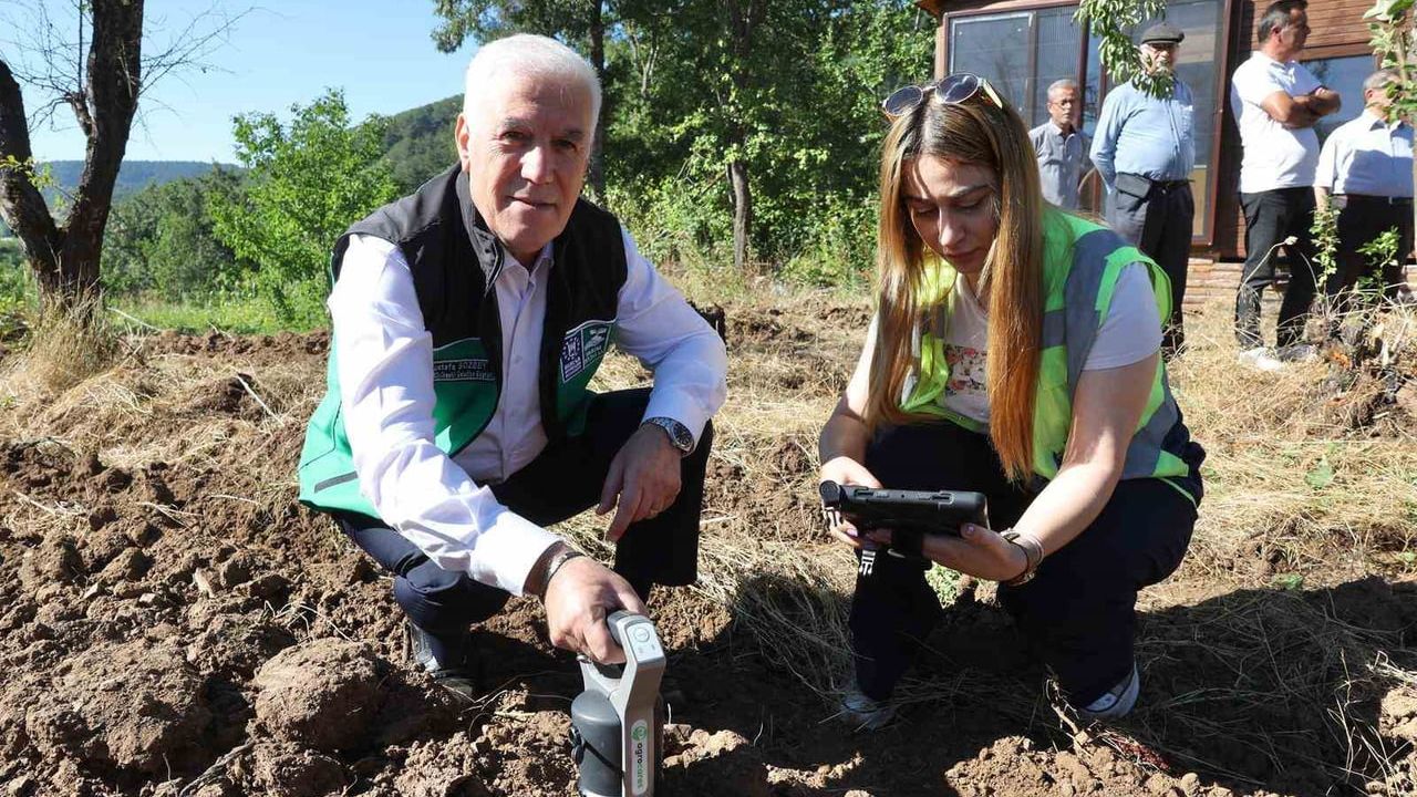 Bursa Büyükşehir 2025'te Çiftçiye Nefes Oldu: Mazot, Tohum ve Ekipman Desteği