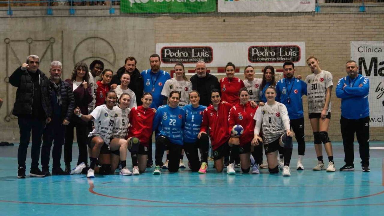 Bursa Büyükşehir Belediyespor, EHF Avrupa Kupası'nda Çeyrek Final Kapısını Araladı