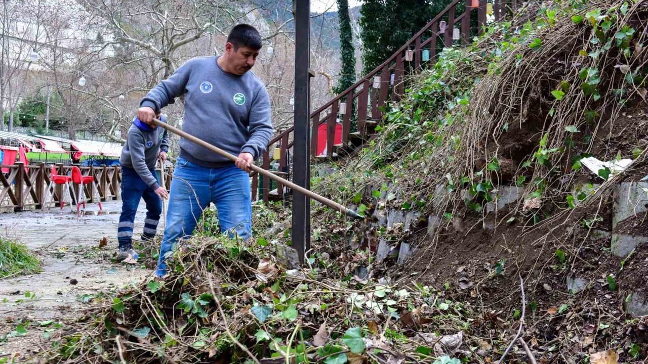 Bursa Büyükşehir’den Misi’de kapsamlı dere ve çevre temizliği
