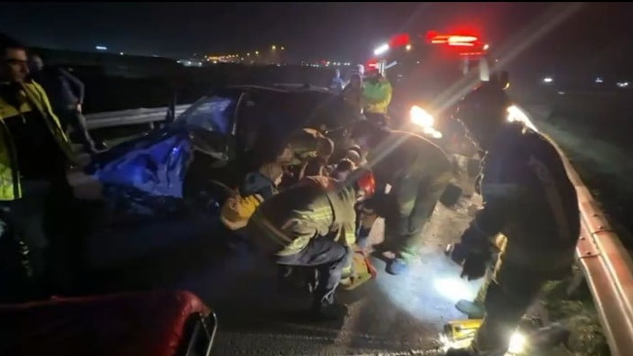 Bursa Çevre Yolu'nda Korkunç Kaza: Bariyere Çarpan Araçta 2 Kişi Ağır Yaralandı