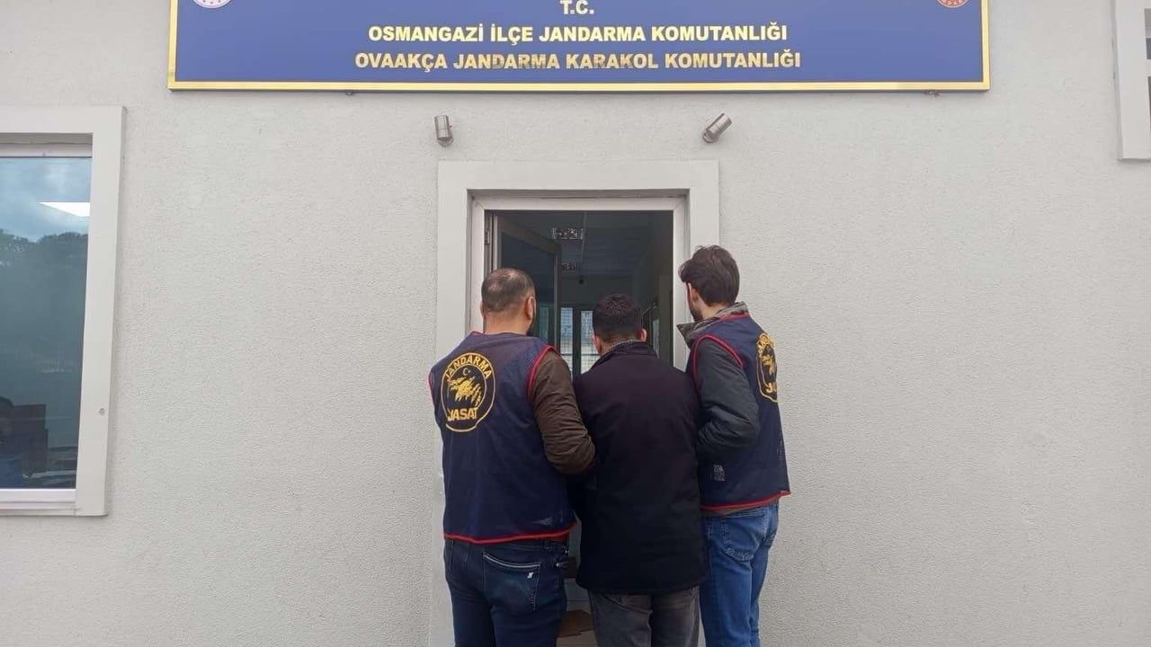 Bursa'da 19 Yıl 10 Ay Hapis Cezası Olan Firari Hükümlü Osmangazi'de Yakalandı