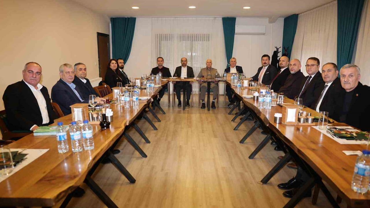 Bursa'da Belediye Başkanları Dayanışması: 17 İlçe Bir Araya Geldi