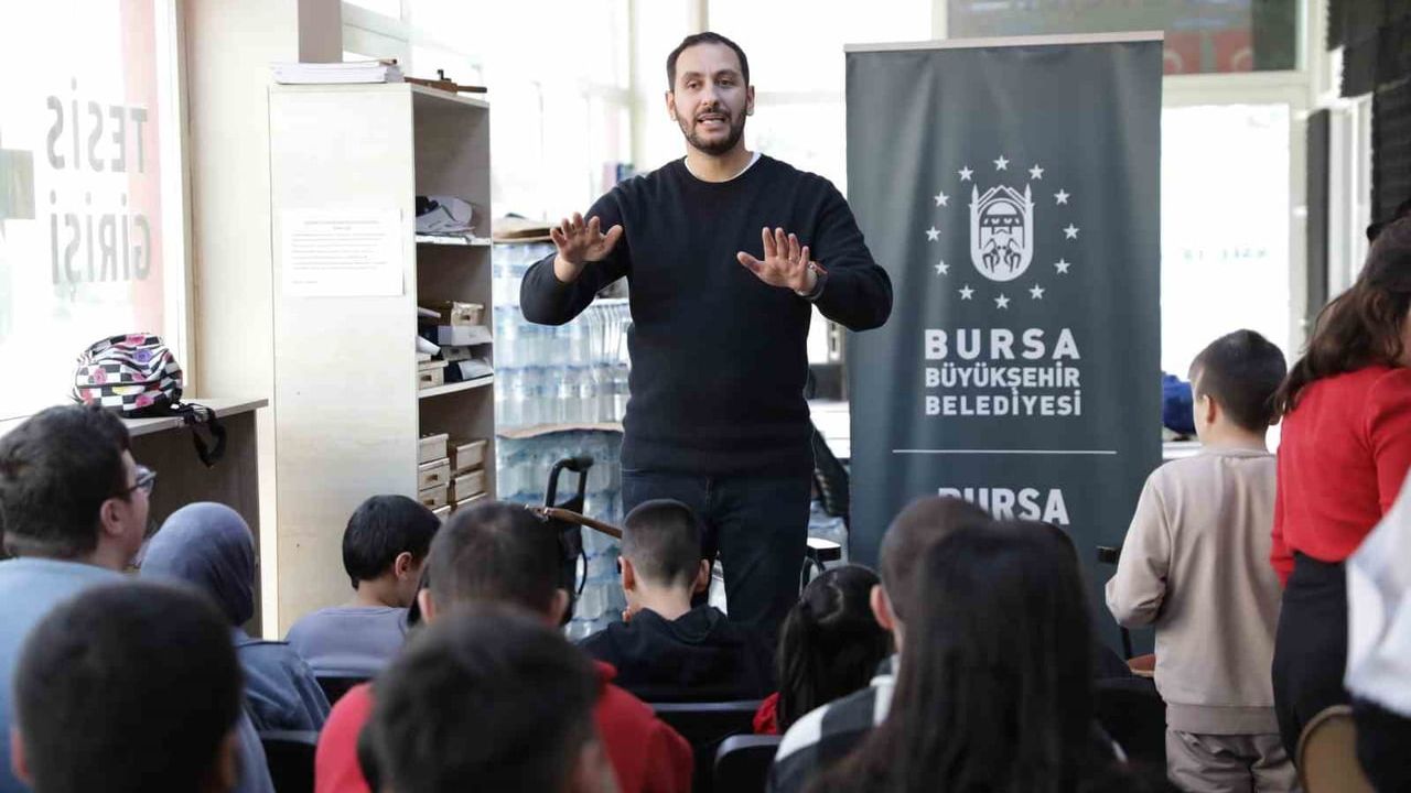 Bursa'da Görme Engelliler Masal Etkinliği: Masallarla Engelsiz Mutluluk