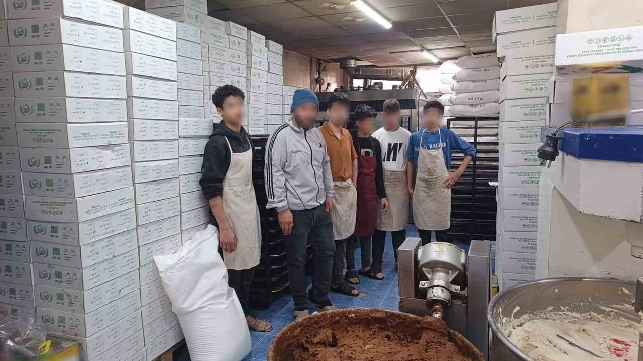 Bursa'da kaçak işçi operasyonu: 5'i çocuk, 5 yabancı yakalandı