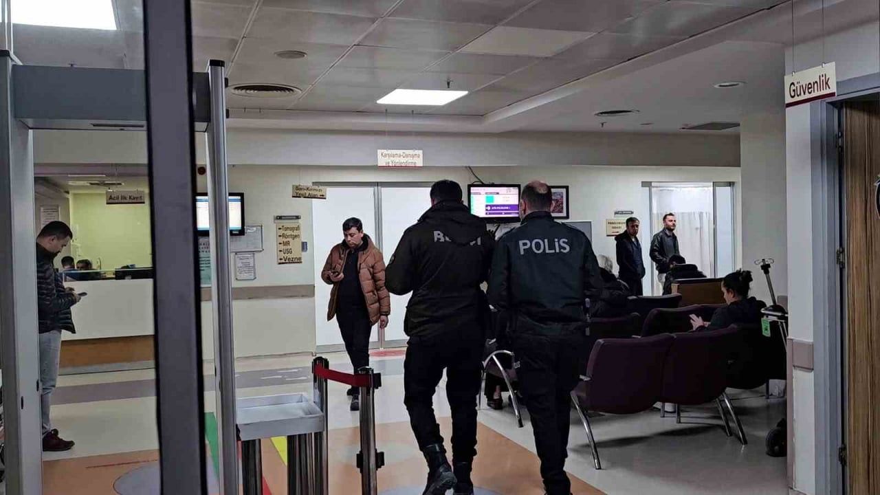 Bursa'da kaçan şüpheli bekçinin parmağını ısırdı: Üzerinden 25 gram metamfetamin çıktı