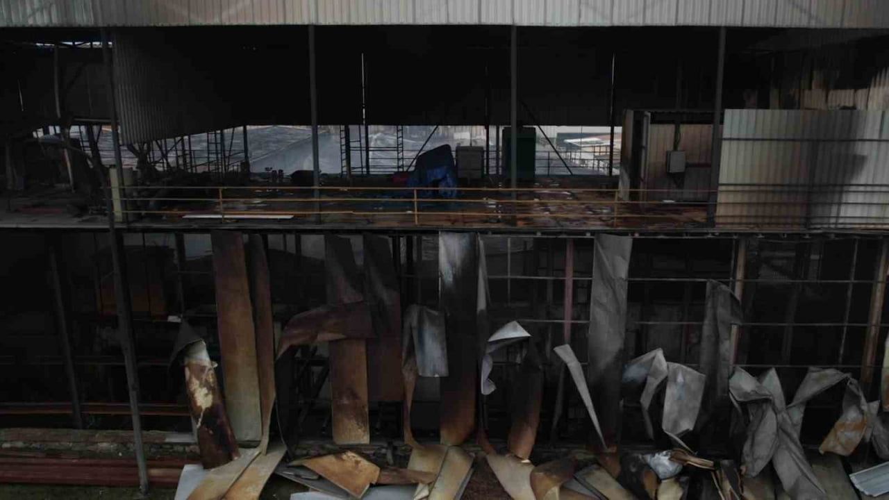 Bursa'da Kimyasal Kaplama Fabrikası Alevlere Teslim: Drone Görüntüleri Hasarı Gösterdi