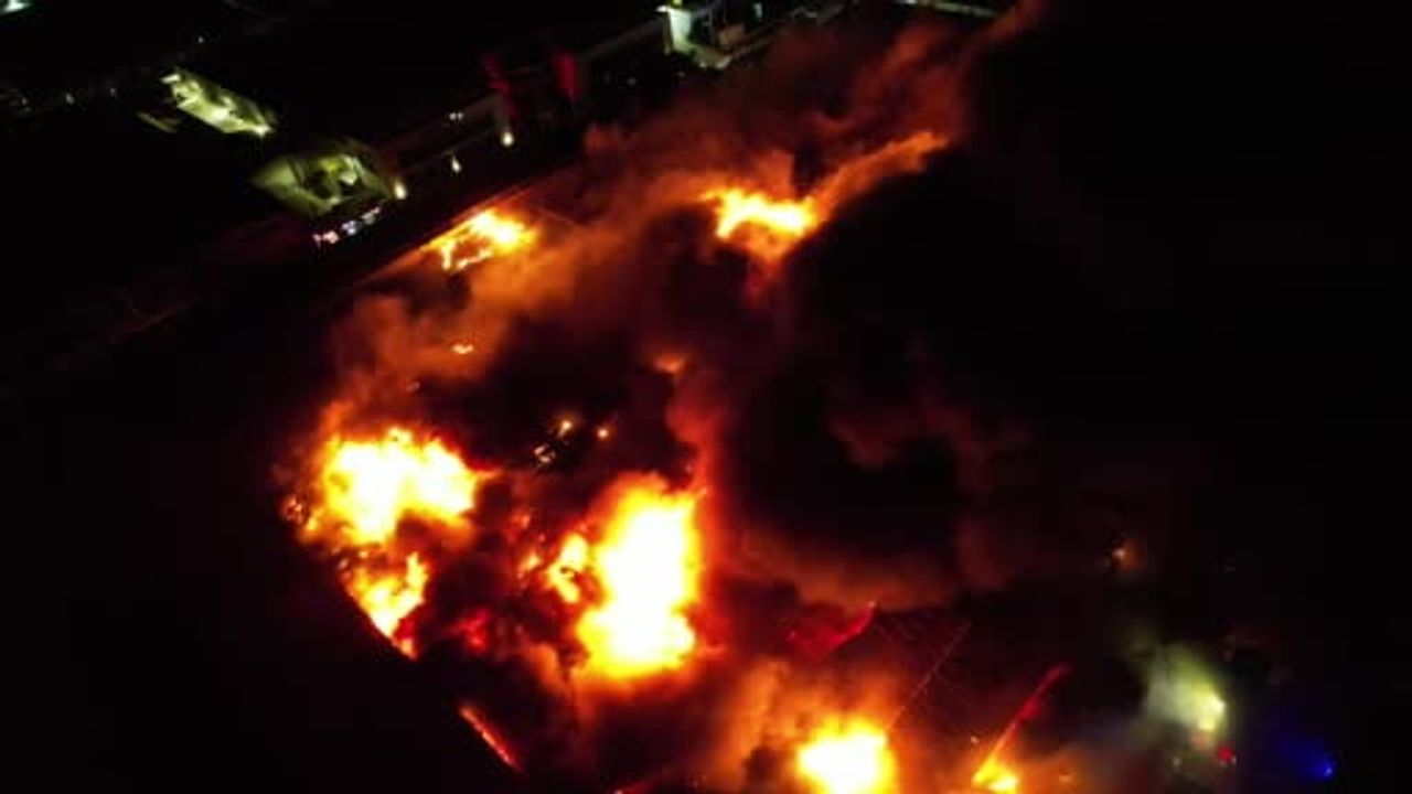 Bursa'da Kimyasal Kaplama Fabrikası Yangını Kamerada