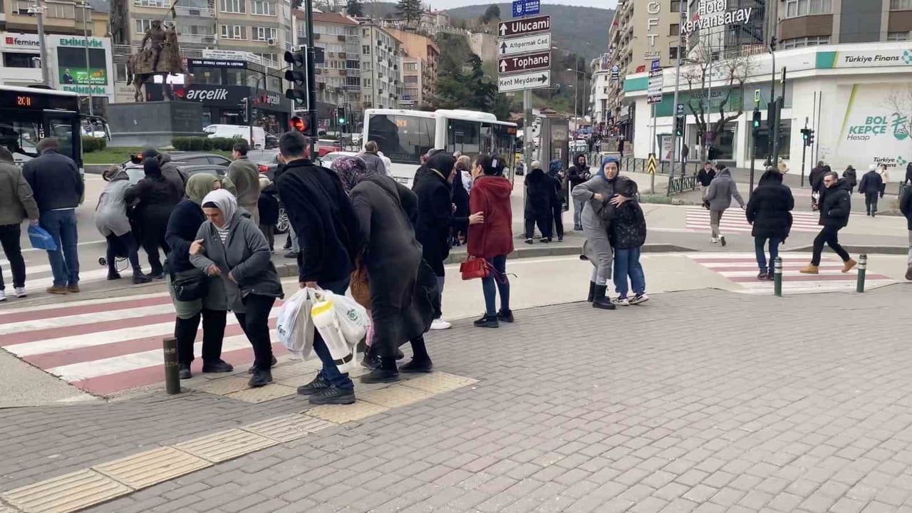 Bursa'da Kuvvetli Rüzgâr: Saatte 40 Kilometre Hıza Ulaştı