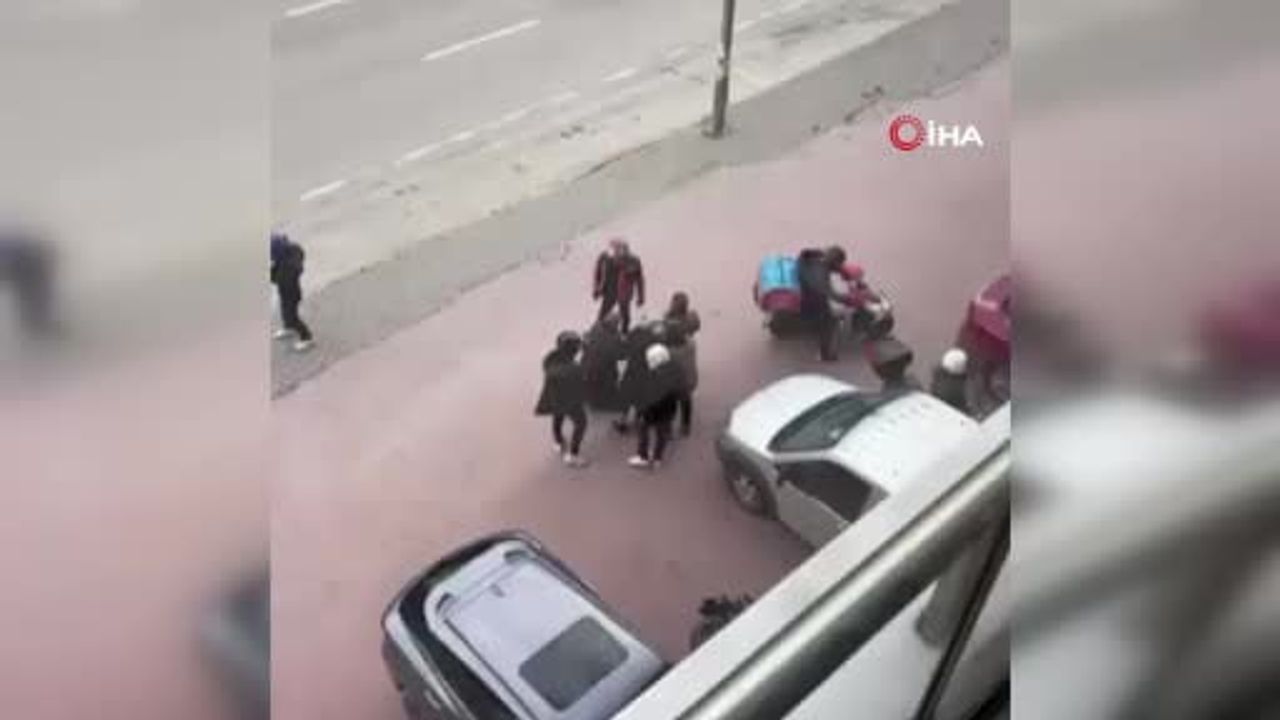 Bursa'da lodosta kuryeler siper oldu: Yaşlı kadın korundu