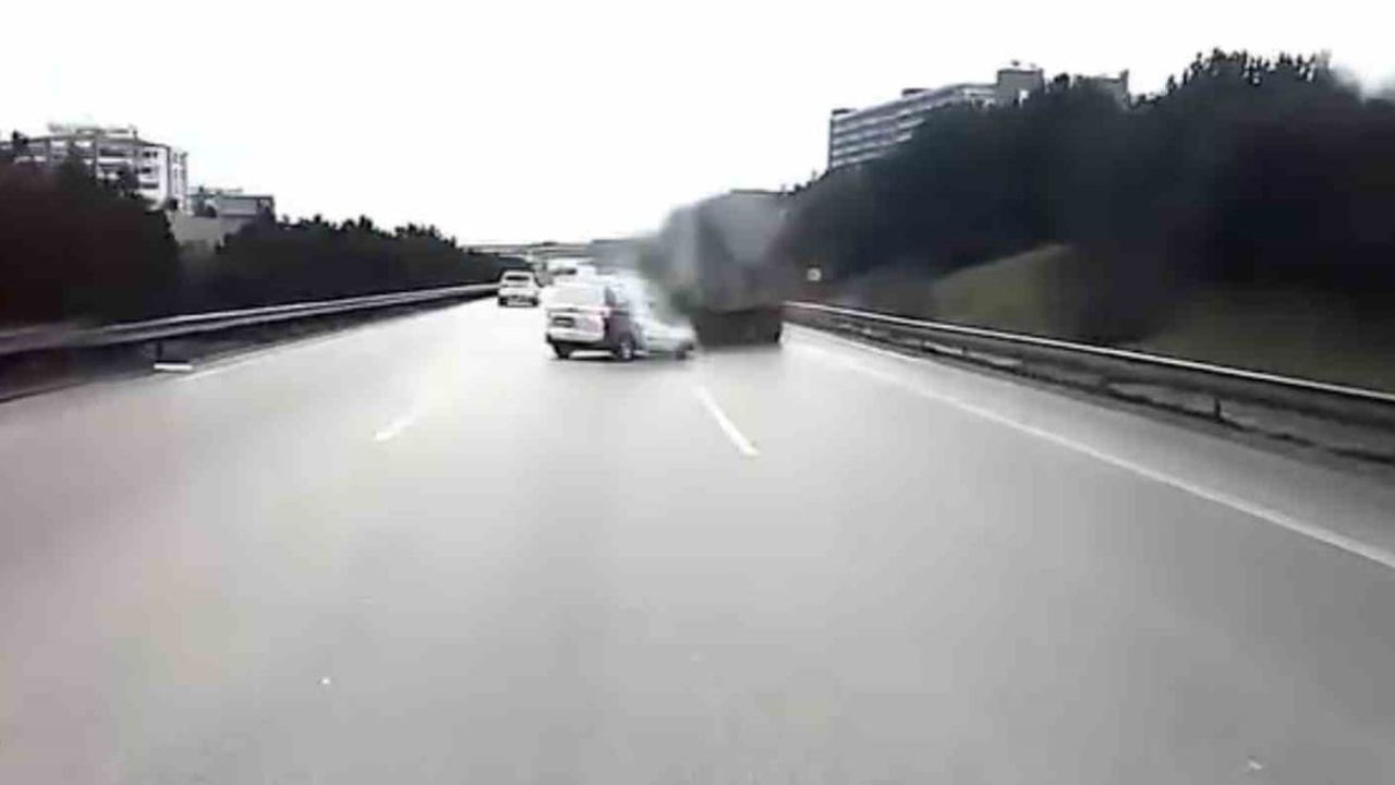 Bursa’da Otoyolda Facianın Eşiğinden Dönüldü: Mudanya Çıkışında Kamyonet Savruldu