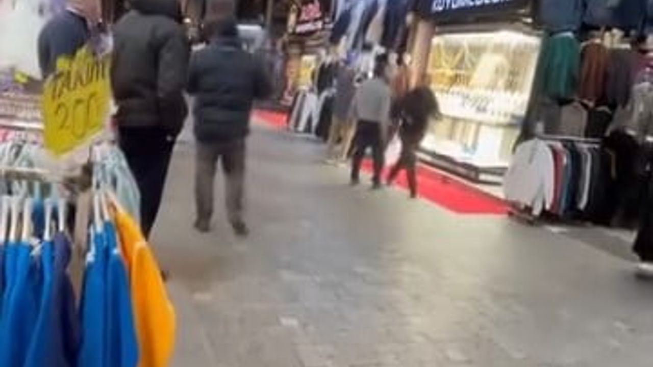 Bursa'da Tarihi Kapalı Çarşı'da Çatılar Uçtu