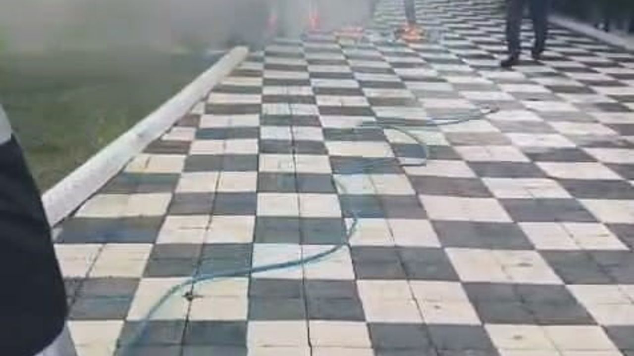 Bursa İnegöl'de 2 Katlı Yazlık Evde Yangın: İtfaiye Müdahale Etti