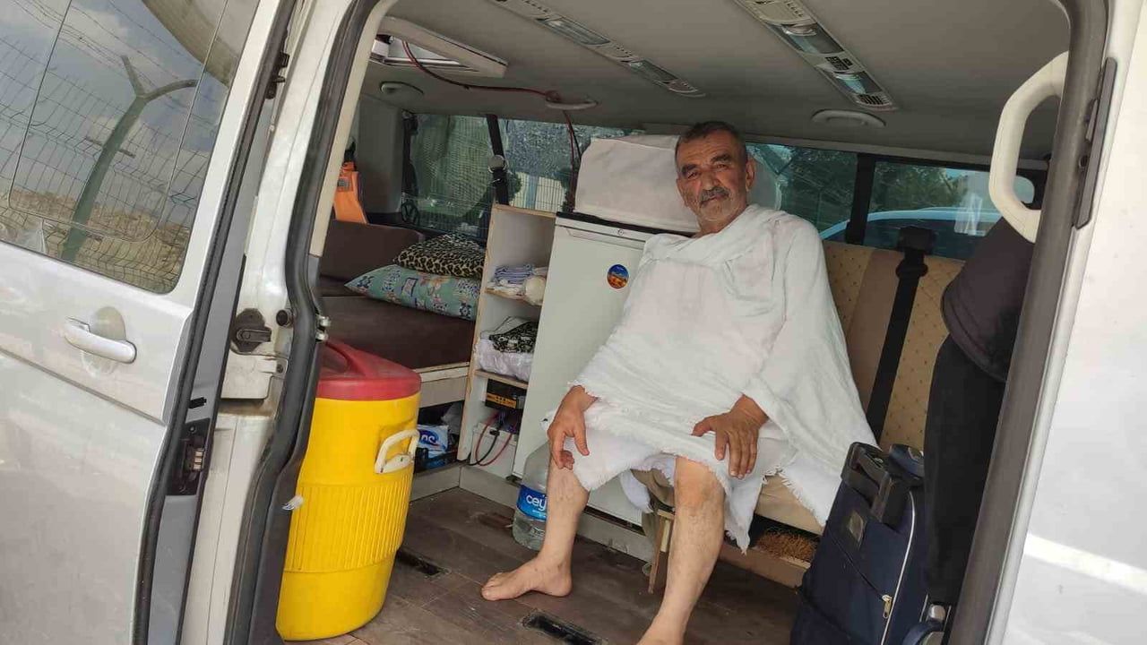 Bursa İnegöl'den 2 bin 600 km: 74 yaşındaki Osman Nuri Özgür karavanıyla Mekke'ye ulaştı