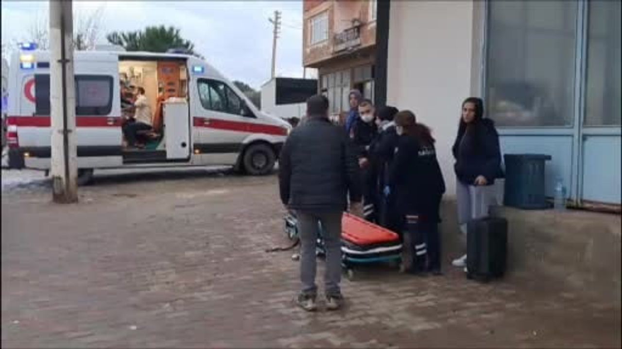 Bursa İznik'te Tırla Otomobil Kafa Kafaya Çarpıştı — 2 Yaralı