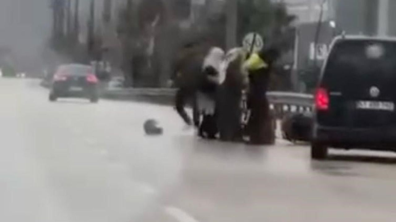 Bursa Kestel'de Kuryeye Şiddet: O Anlar Kamerada