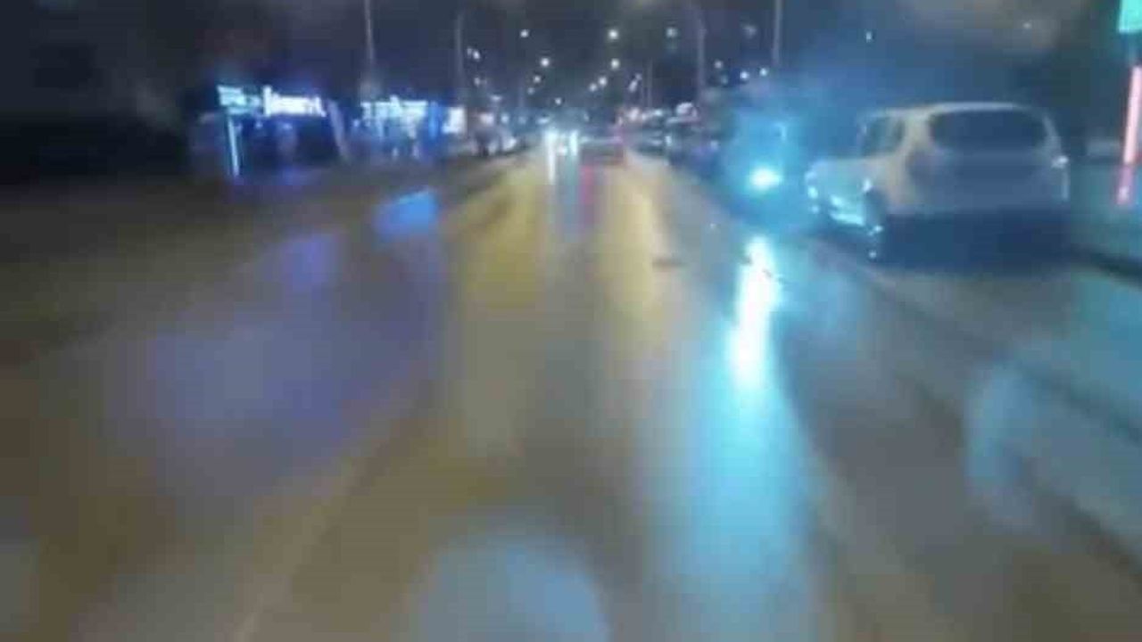 Bursa Nilüfer'de Aniden Yola Çıkan Cip Motosikletle Çarpıştı — Kask Kamerası Kaydetti