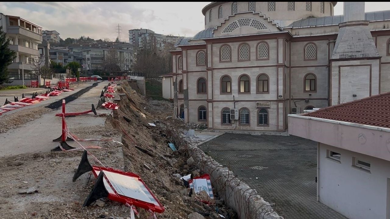 Bursa Nilüfer'de Mevlana Camii İstinat Duvarı Yenileniyor