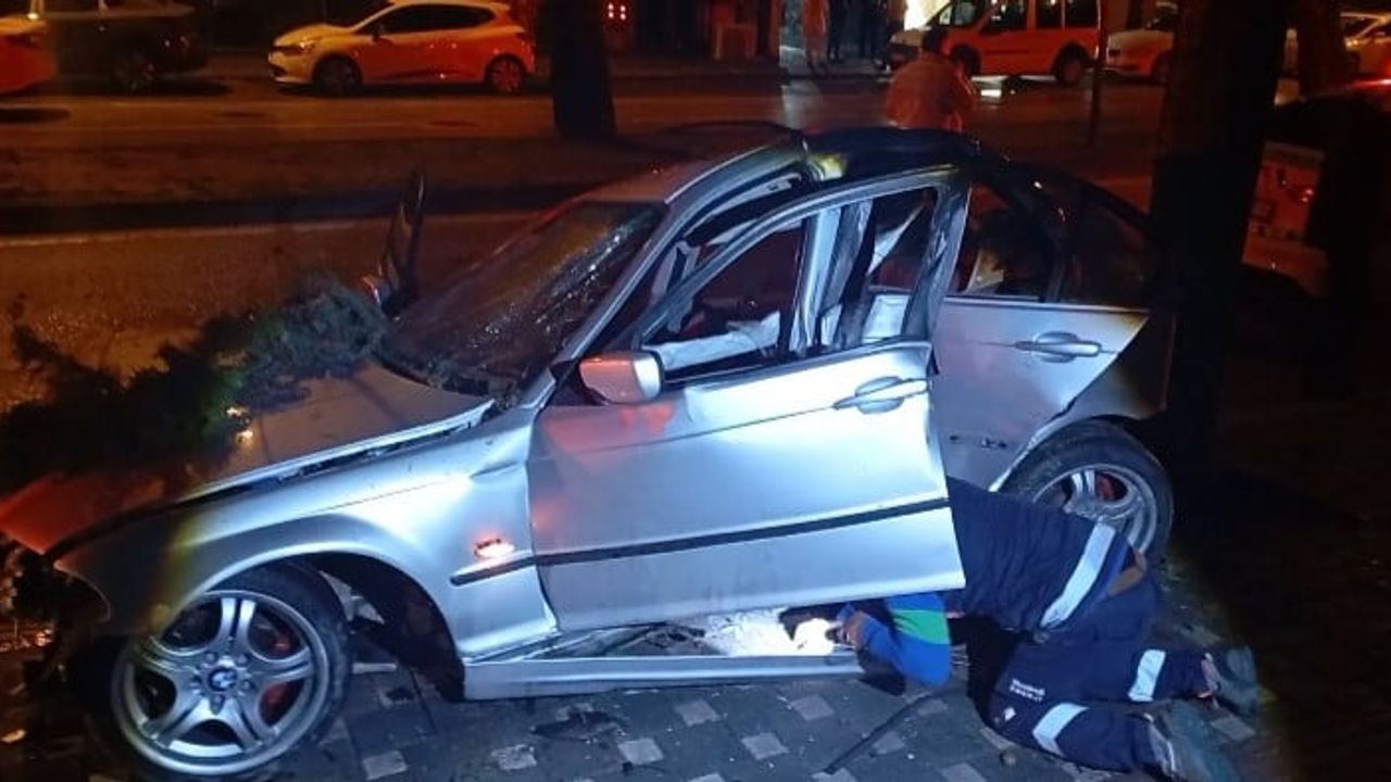 Bursa Osmangazi'de Sabah Kazası: 2 Ağır Yaralı