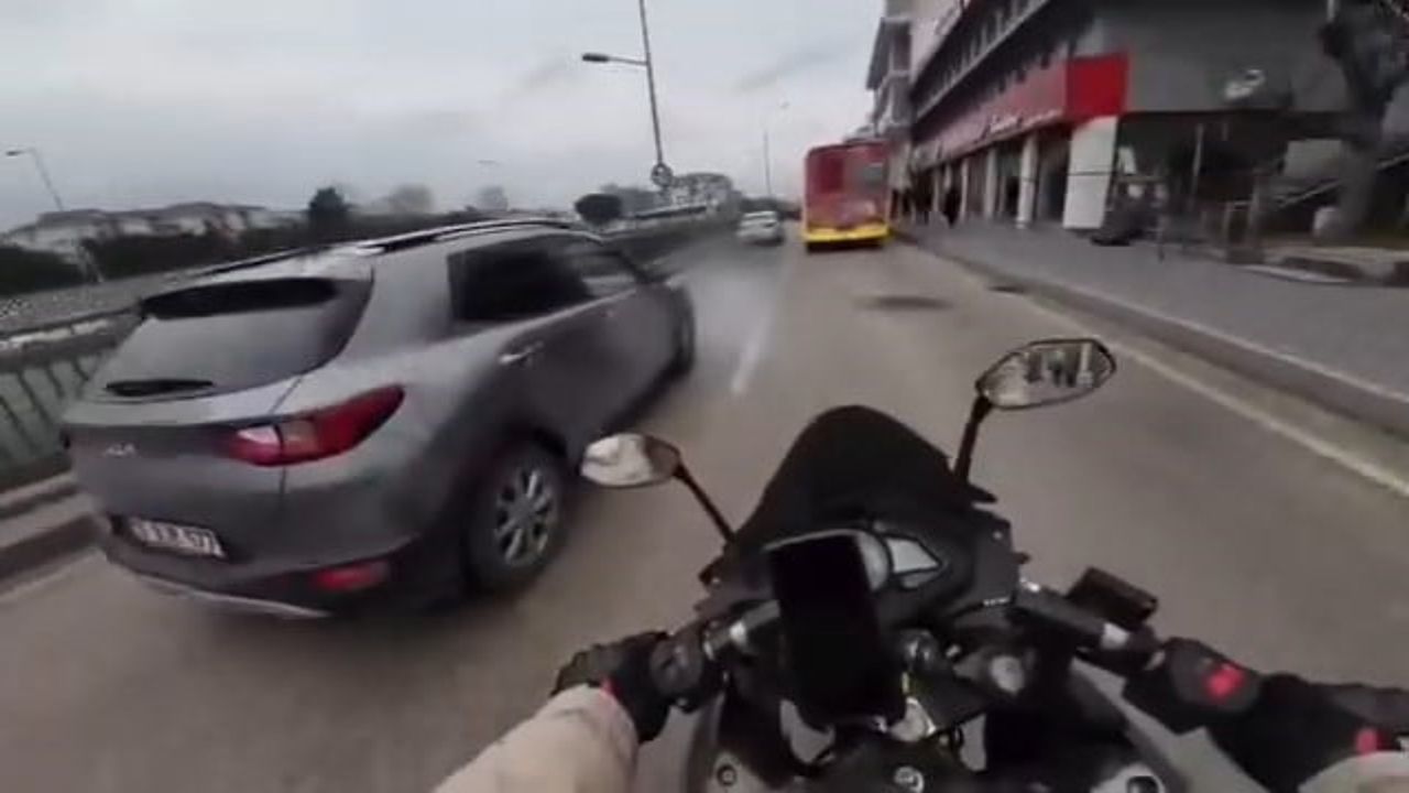 Bursa Yıldırım'da Motosikletlinin Ölümden Döndüğü Anlar Kask Kamerasında