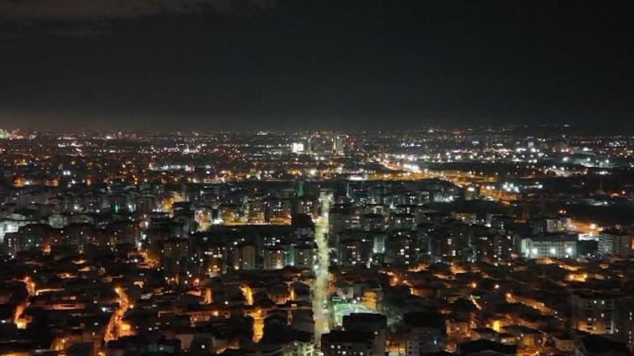 Bursalılar 1 Ocak’ı Havai Fişeklerle Karşıladı