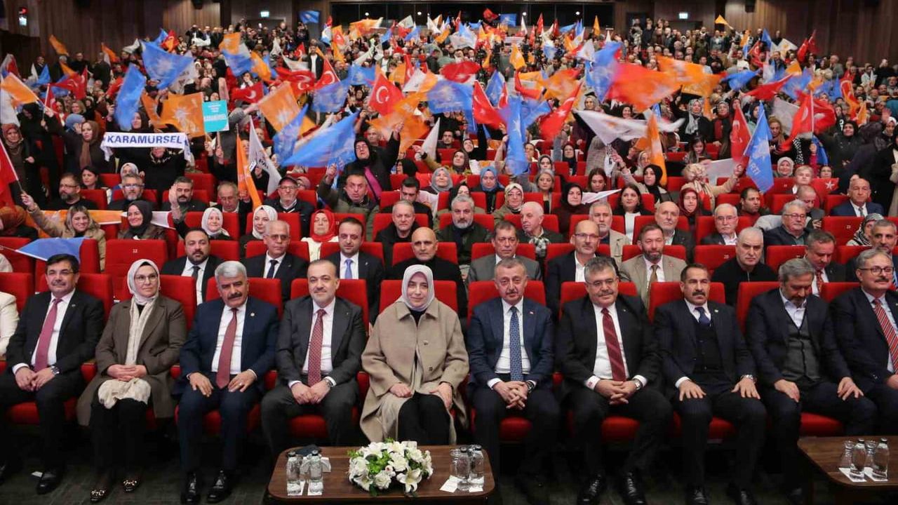 Büyükakın’dan Muhalefete Sert Gönderme: "Belediyeler Yatma Yeri Değildir"