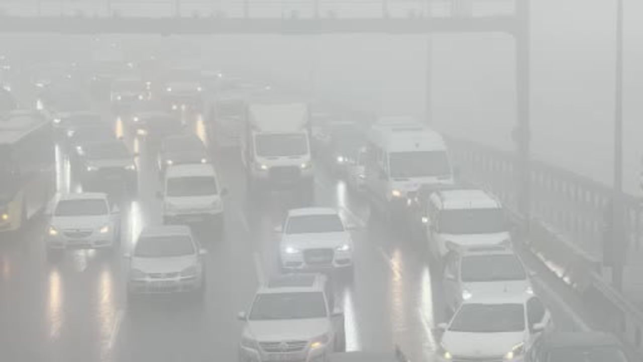 Büyükçekmece'de Aniden Bastıran Sis E-5'te Görüşü Düşürdü