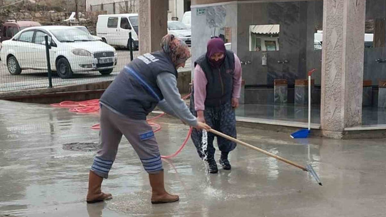 Çameli Belediyesi'nden Ramazan Öncesi Cami Temizliği