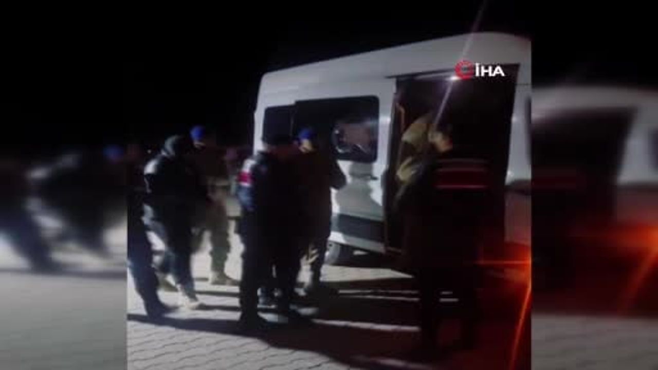 Çanakkale'de Göçmen Kaçakçılığı Operasyonu: 4 Organizatör, 25 Göçmen Yakalandı