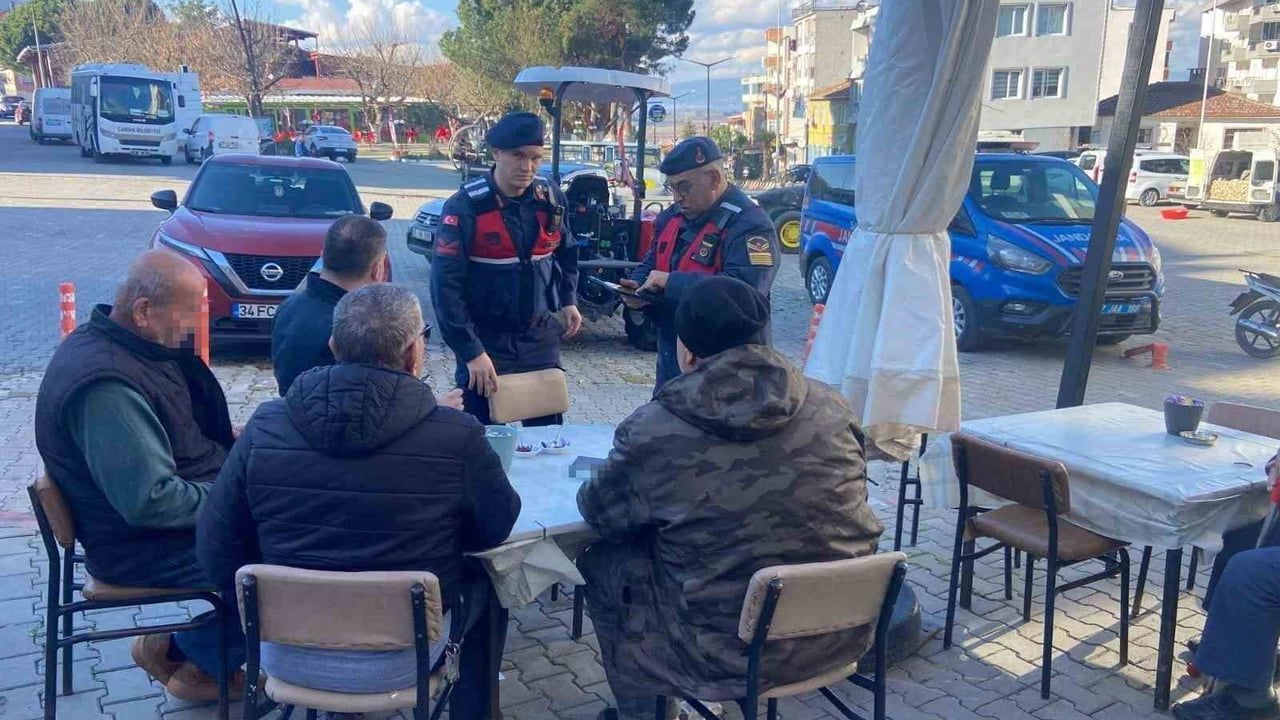 Çanakkale'de 'Huzurlu Sokaklar' Uygulaması: 22 Şüpheli Yakalandı