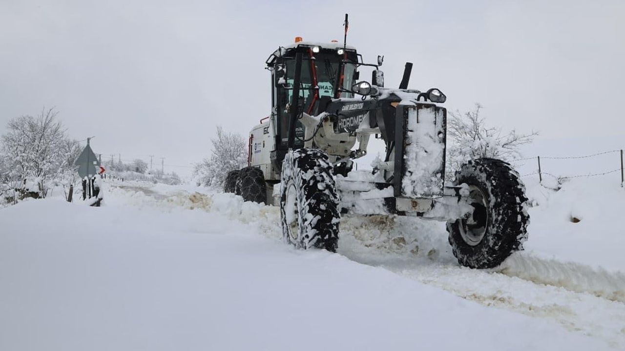 Canik’te Kar Mesaisi: Kaymakam Aydın ve Başkan Sandıkçı Sahada
