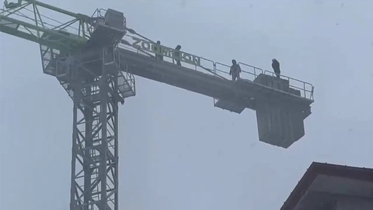 Çarşamba’da Kule Vincinde İntihar Girişimi: İşçiler Maaş İddiası