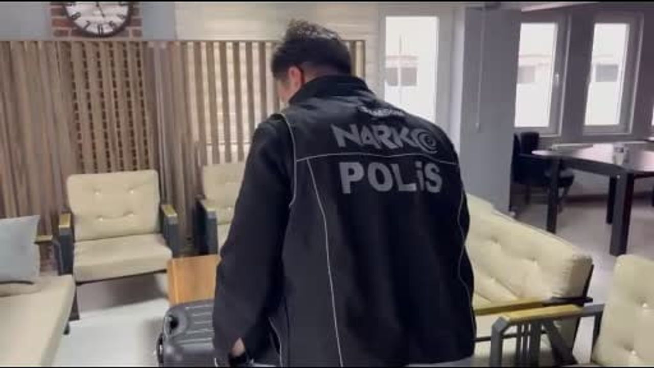 Çarşamba'da Uyuşturucu Operasyonu: 18 bin 900 Hap, 2 Gözaltı