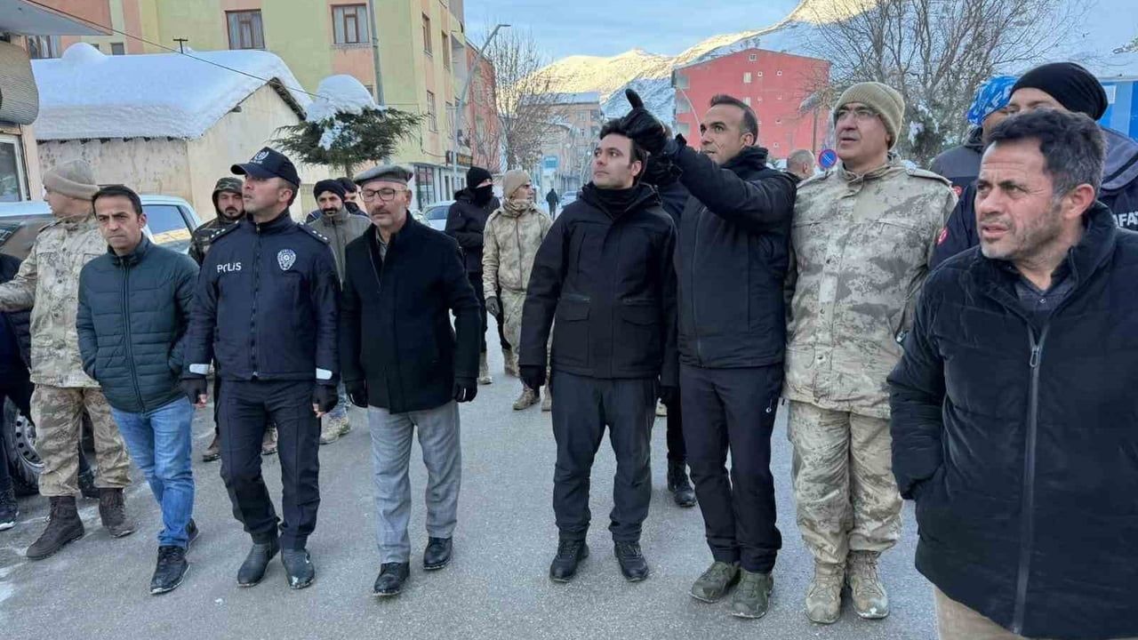 Çatak'ta Çığ Sonrası AFAD ve Ekiplerin Saha İncelemesi