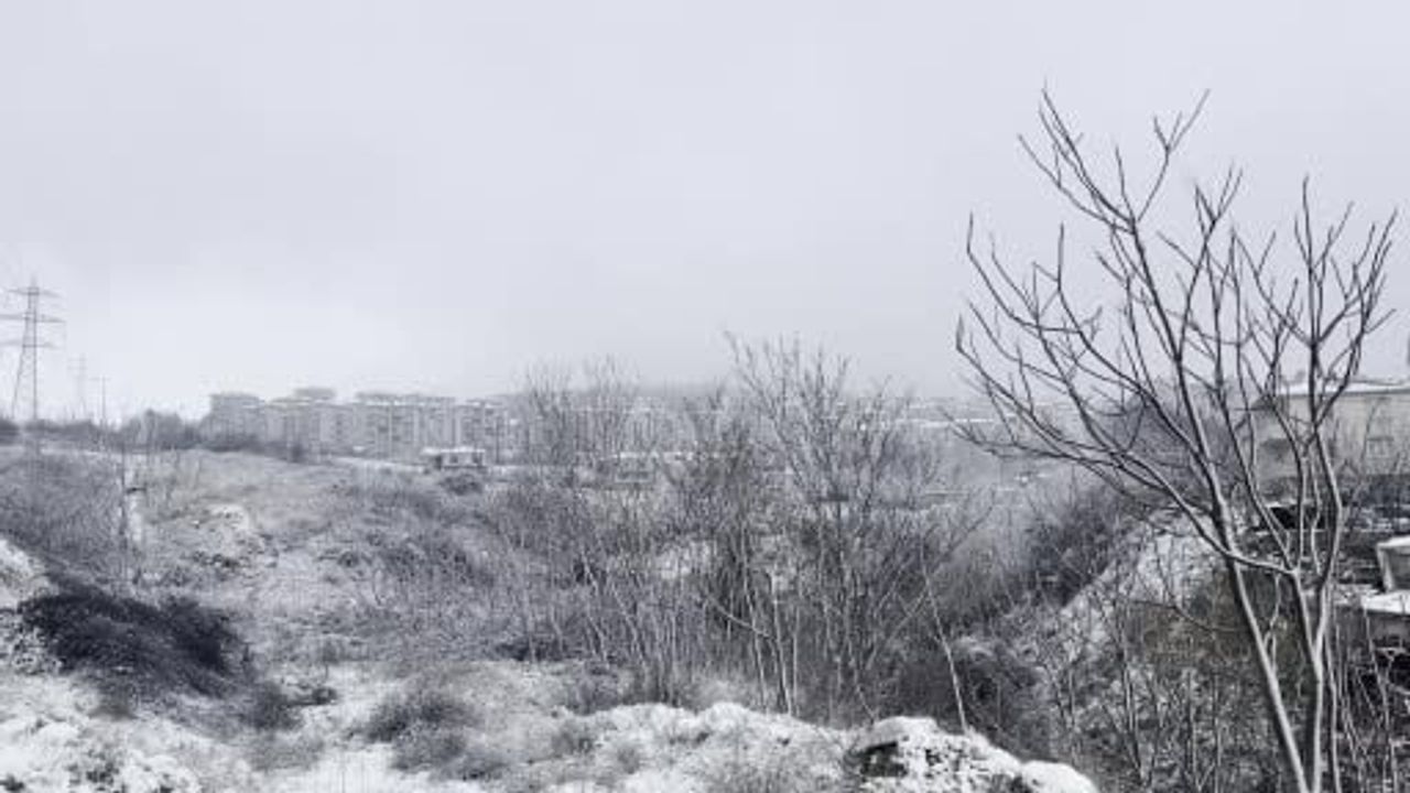 Çatalca Beyaza Büründü: Kar Hayatı Etkiledi