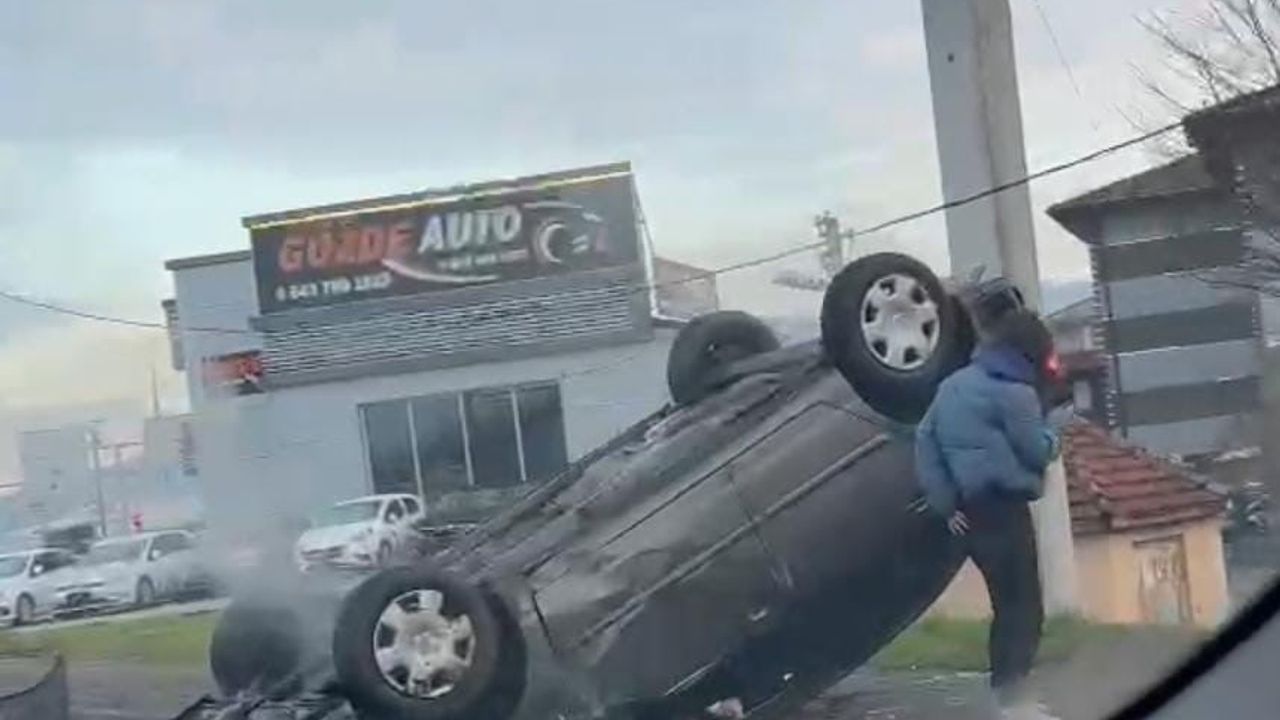 Çaycuma'da Otomobil Takla Attı: İki Kişi Hafif Sıyrıklarla Kurtuldu