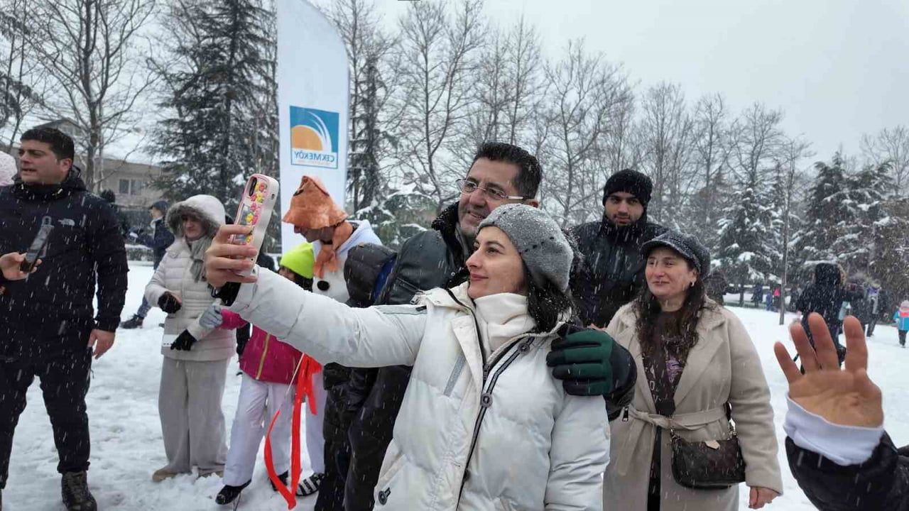 Çekmeköy'de Kar Şenliği: Yüzlerce Vatandaş Eğlendi