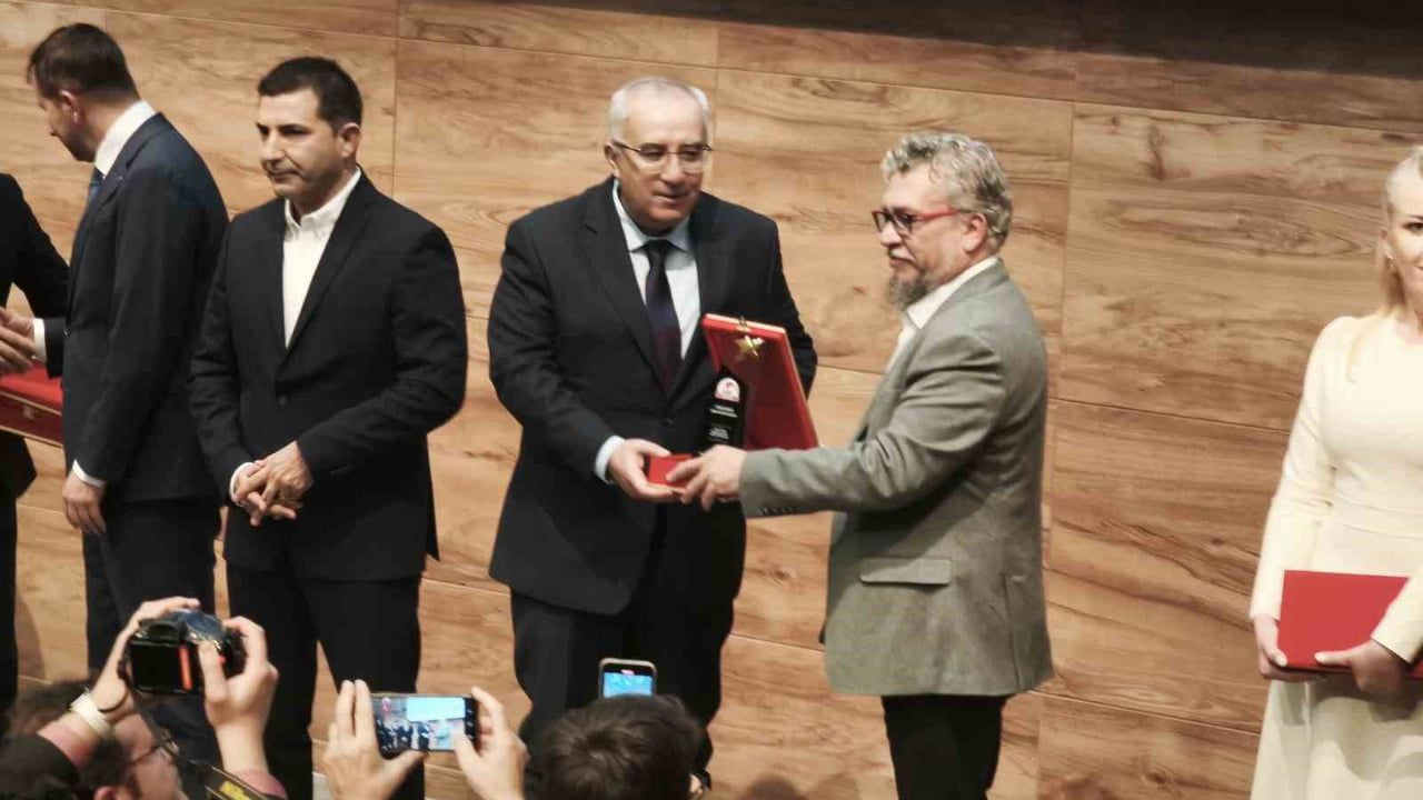 Cengiz Arslan’a '2025 Yılının En Başarılı İlçe Belediye Başkanı' Ödülü — Çameli Cittaslow ile Dünya Sahnesinde