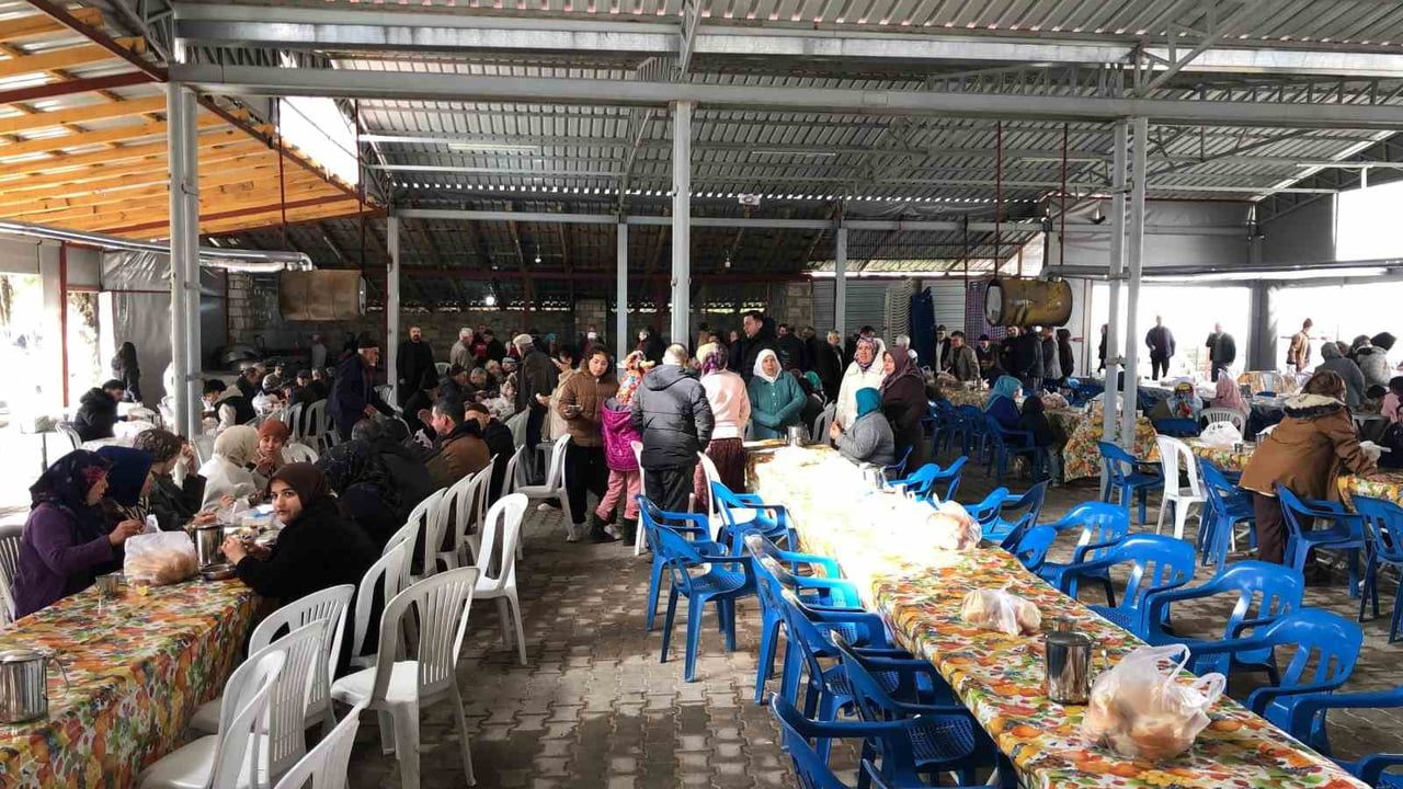 Cengiz Arslan, Umreden Dönen Hemşehrilerini Kolak Mahallesi'nde Karşıladı