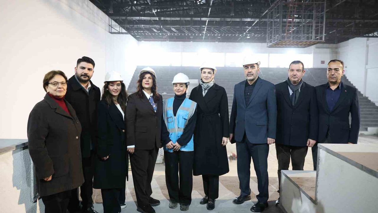 Çerçioğlu Efeler'de Yatırımları İnceledi: Stadyum, Huzurevi ve Spor Salonu Hızla İlerliyor