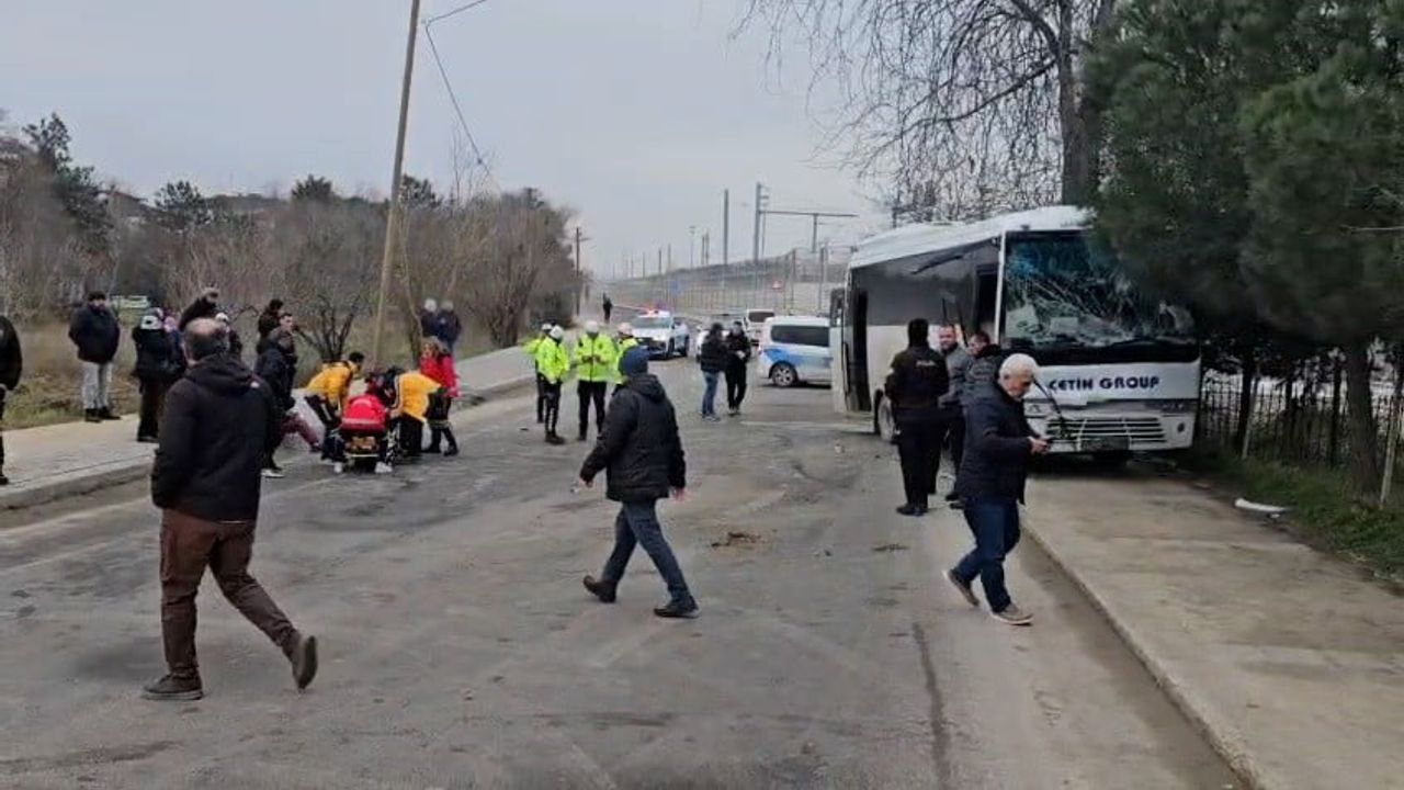Çerkezköy'de İşçi Servisleri Kafa Kafaya Çarpıştı: 19 Yaralı