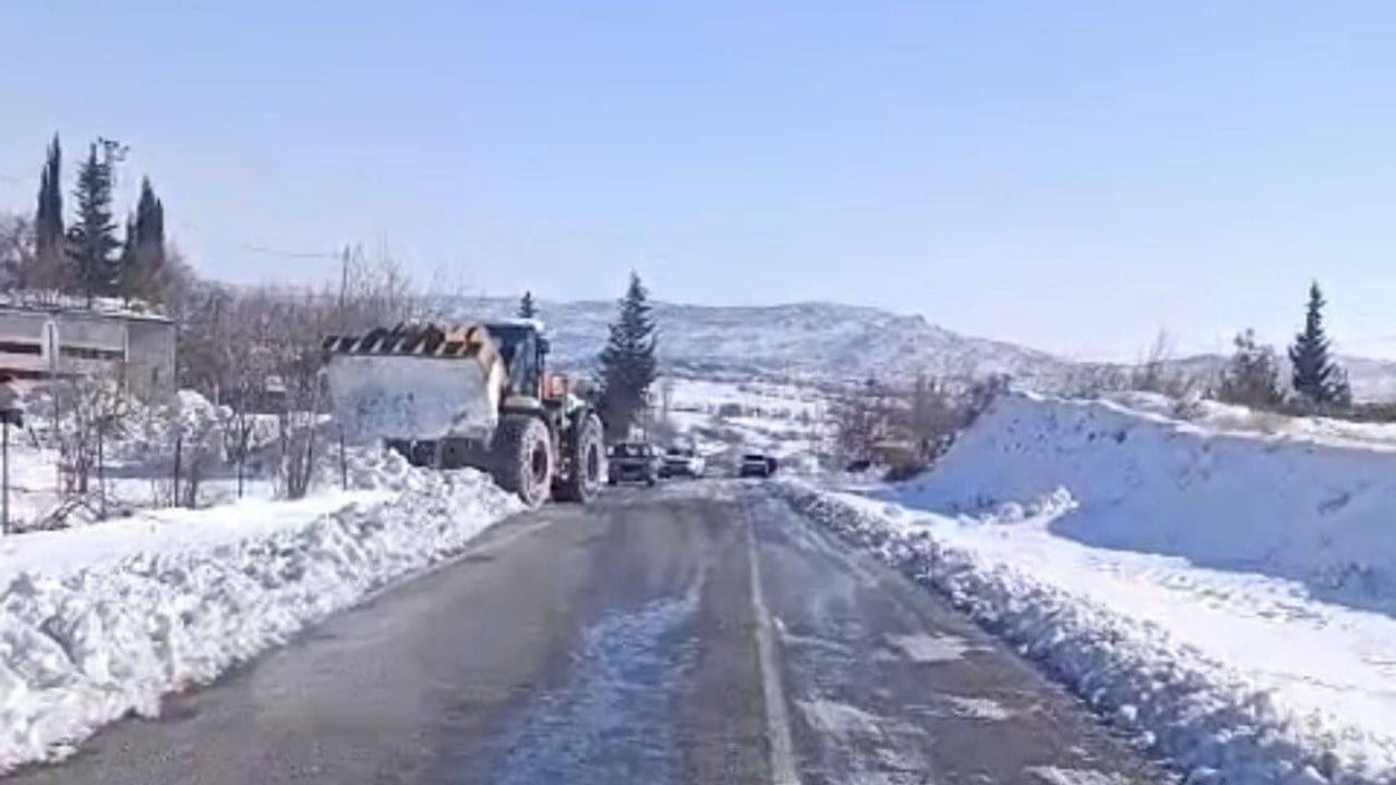 Çermik'te Karla Mücadele Sonrası Bağlantı Yolları Ulaşıma Açıldı