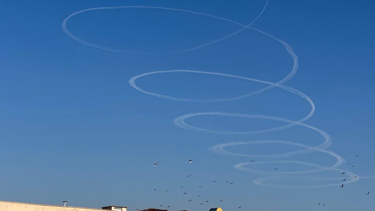 Ceylanpınar semalarında Suriye sınırında daire çizen uçak