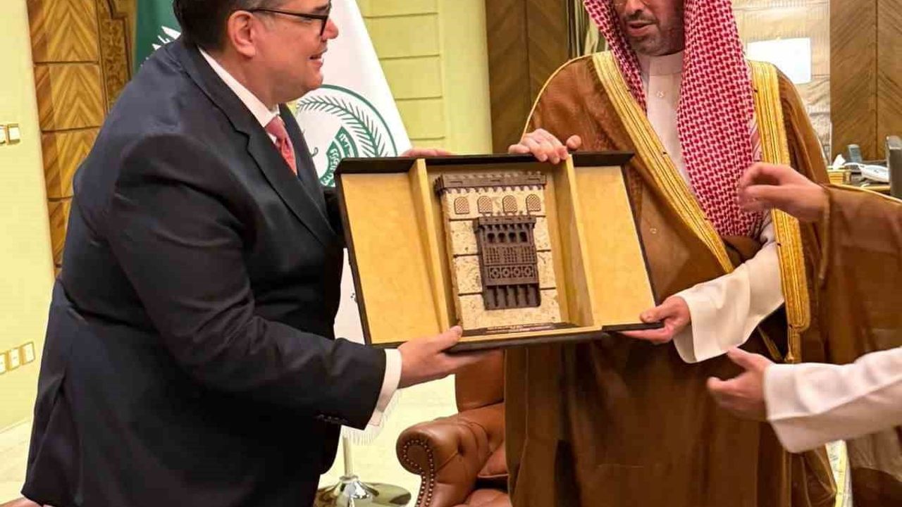 Cidde'de Dünya Türk Dili Ailesi Günü Kutlaması