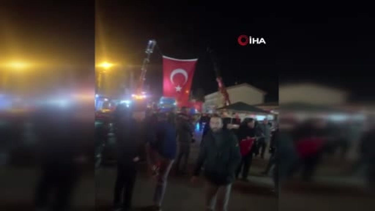 Çifteler'de AK Parti ve MHP'den Türk Bayrağına Destek Yürüyüşü