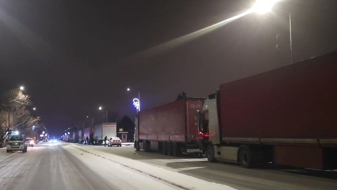 Çığ Erzincan-Sivas Karayolunu Kapattı: Ulaşım Kontrollü Sağlanıyor